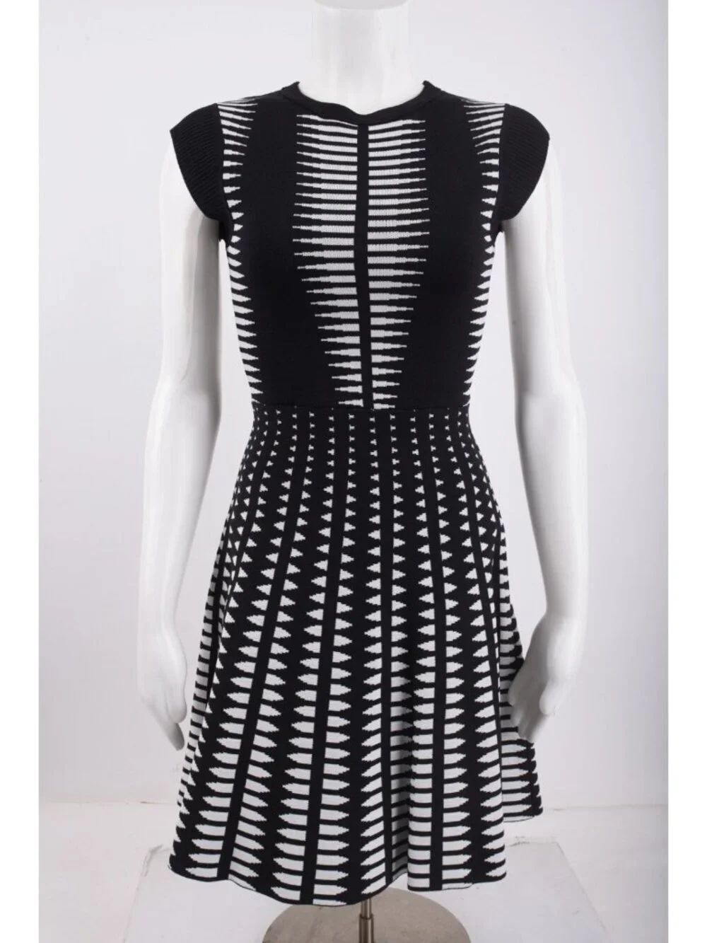 Zara Womens Fit & Flare Dress S Black Knit Skater Geometric Mini Cap Sleeve NWoT